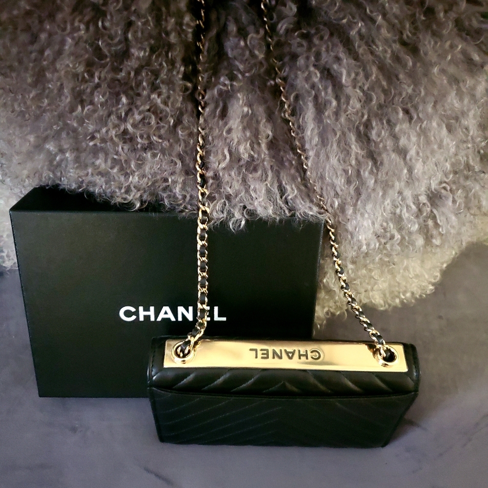 Authentic Chanel Soft Caviar handbag - Picture 3 of 8